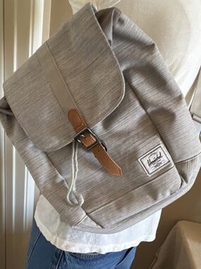 Herschel Beige Backpack Buckle Drawstring Adjustable Strap Inner Pockets